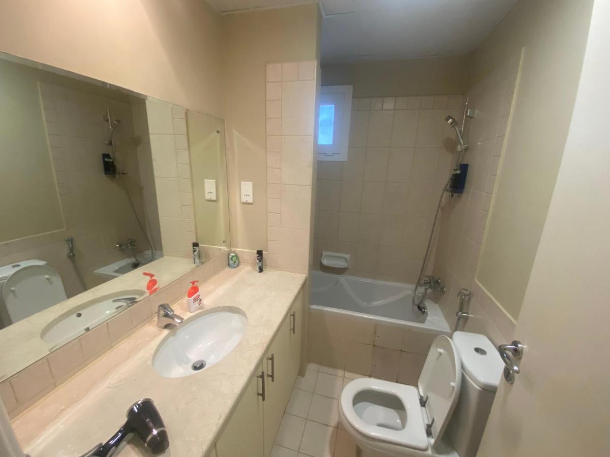 Spacious 4-bedroom villa, children friendly Dubai Exteriör bild