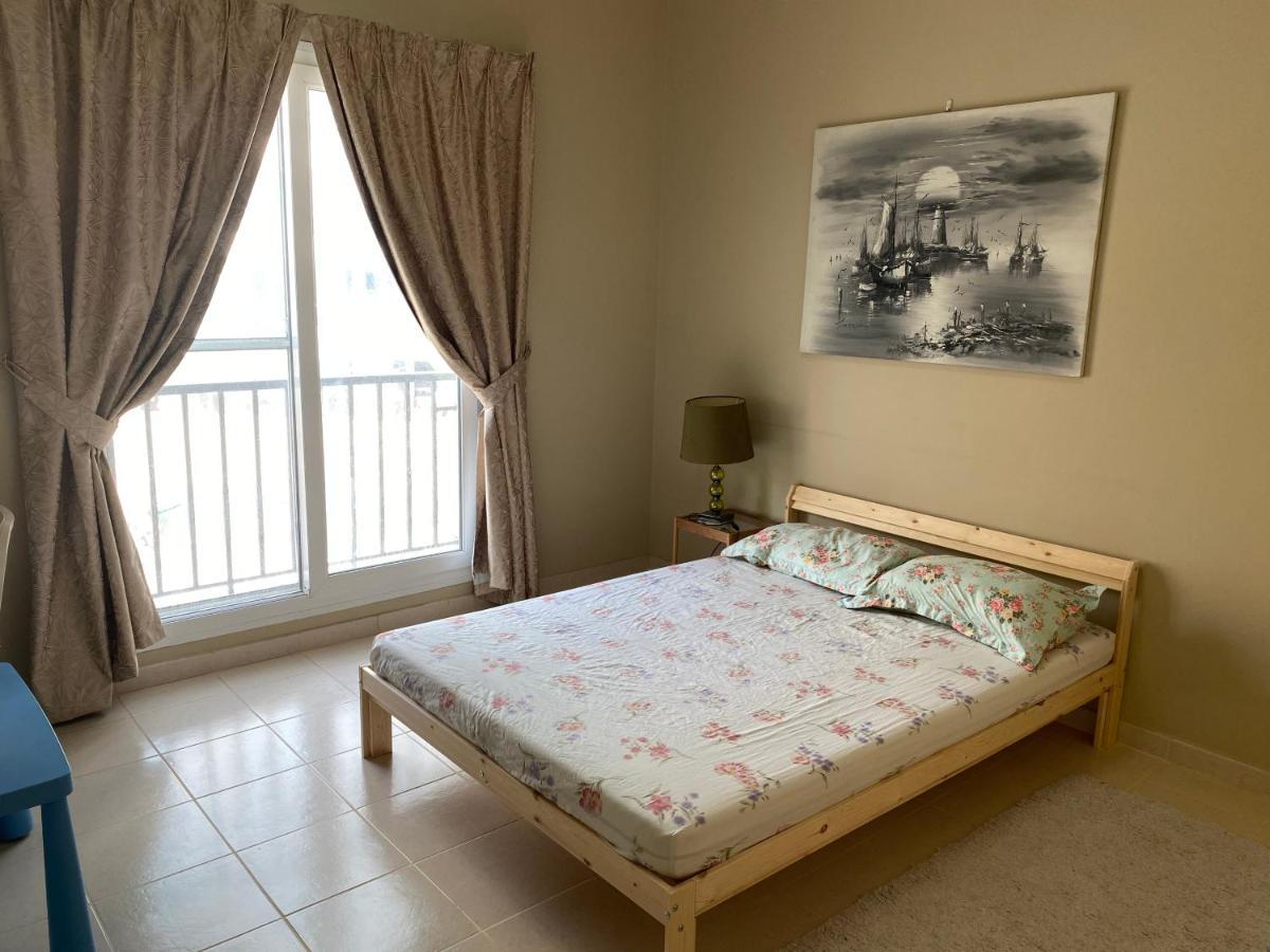 Spacious 4-bedroom villa, children friendly Dubai Exteriör bild